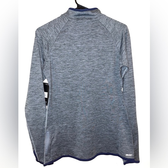 New Balance Woman’s Athletics Half Zip Sweatshirt (S) - Picture 3 of 11